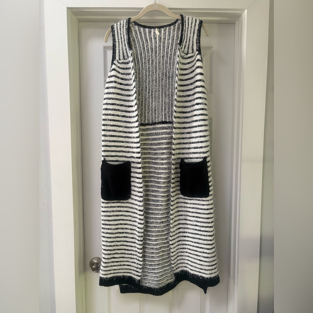 POL Black and White Knit Vest